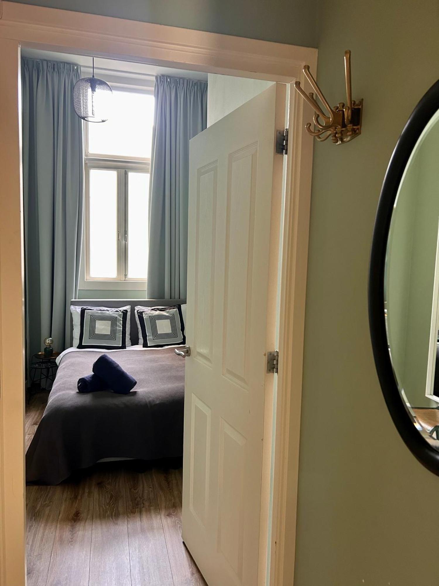 Apartement City Centre With Roof Terrace And Parking With Additional Costs Den Haag Bagian luar foto